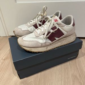 New Balance 237 - cream & burgundy - mens 7, womens 9